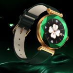 Kiara Advani Instagram - The one #PreciousInGreen 💎💚 The all-new #FireBoltt #Emerald smartwatch for women is here to ensure every second counts towards their desire. ✨ Launching on 10th August on fireboltt.com and your nearest offline stores. #NewLaunch #Fireboltt #Emerald #ad