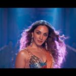 Kiara Advani Instagram - Sajjke sawarke aaye dhoom dhaam se! 💥 Leke #RaatBaaki! Song out now 🤍✨ #SajidNadiadwala #SatyaPremKiKatha @kartikaaryan @sameervidwans @shareenmantri @arora.kishor @karandontsharma @kamera002 @vijayganguly @nadiadwalagrandson @namahpictures @wardakhannadiadwala @gajrajrao #SupriyaPathakKapur @randeria_siddharth @shikhatalsania @rajpalofficial @anooradha_patel @meetbrosofficial @monalithakur03 @piyushmehroliyaa @Kumaarofficial #BhushanKumar @tseries.official @penmovies @chaayaankan