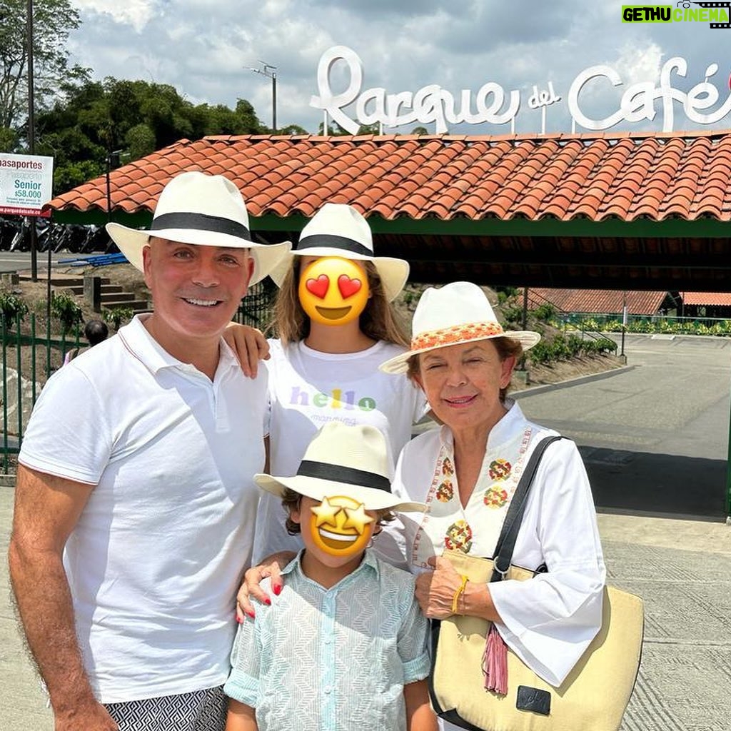 Kike Sarasola Instagram - Fin de un FANTÁSTICO verano con mi madre y mis hijos ☀️ 1. Parque del Café: el mejor parque de atracciones de Colombia 🇨🇴 2. En Pereira montando en mini-motos con los niños 🏍️ 3. En el Parque Panaca, el espectáculo de caballos IMPRESIONANTE y con mucho acento español 🐎 4. INCREÍBLE experiencia en la excursión de tirolinas del Parque Panaca 💥 5. Aitana nadando con todo tipo de peces, delfines e incluso tiburones en el acuario de las Islas del Rosario 🐠🐬 6. Enrique empujando a nuestra querida Roberta Jurado en Enai, Islas del Rosario 🙌🏼 7. Los tres explorando una playa virgen en las Islas del Rosario 🏝️ 8. Los niños con su adorada tía Isabel Mejía 🫶🏼 9. Despedida de agosto con Elena Marrero y Verónica Suárez con nuestros hijos en Ibiza 👋🏼 10. El mejor cierre para un verano memorable ❤️ A FANTASTIC summer with my mother and my children comes to an end ☀️ 1. Parque del Café, the best amusement park in Colombia 🇨🇴 2. In Pereira, riding mini motorcycles with the kids 🏍️ 3. At Panaca Park, the horse show was ABSOLUTELY SPECTACULAR with a strong Spanish accent 🐎 4. INCREDIBLE experience on the zip line tour at Panaca Park 💥 5. Aitana swimming with all kinds of fish, dolphins, and even sharks at the Islands of Rosario aquarium 🐠🐬 6. Enrique pushing our dear Roberta Jurado in Enai, Islands of Rosario 🙌🏼 7. The three of us exploring a pristine beach in the Islands of Rosario 🏝️ 8. The kids with their beloved Aunt Isabel Mejía 🫶🏼 9. Saying goodbye to August with Elena Marrero and Verónica Suárez and our kids in Ibiza 👋🏼 10. The perfect ending to a memorable summer ❤️