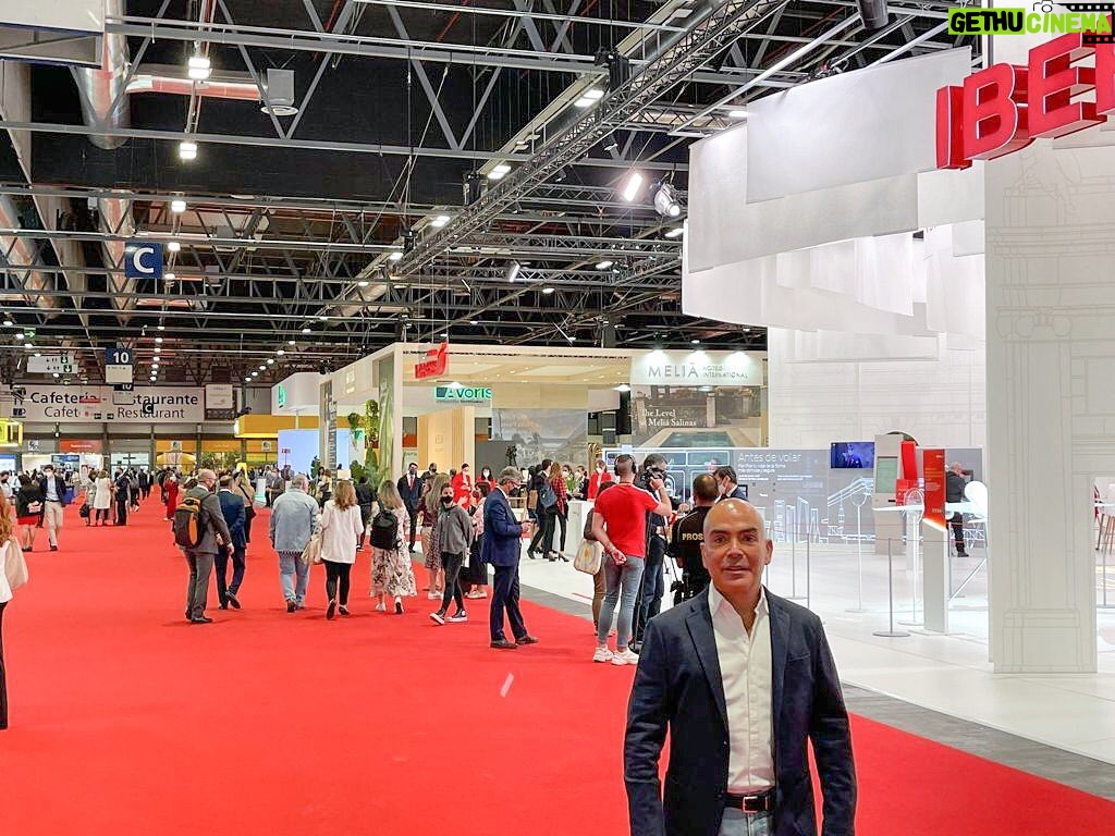 Kike Sarasola Instagram - ¡Qué maravilla volver a estar en FITUR! Vamos por buen camino. 😊👏 / Fantastic to be back in Fitur! This is the way. 😊👏 #turismo #evento #FITUR #verano21 #Madrid #tourism #event #summer21