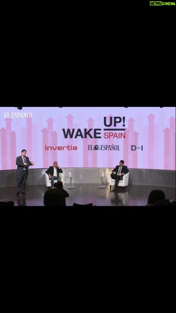 Kike Sarasola Instagram - Ayer tuve la suerte de participar en #WakeUpSpain junto a grandes líderes empresariales de nuestro país. De nuevo, muchas gracias a @elespanol2015 y a Fernando Cano por la oportunidad de poder compartirlo con vosotros. ¡No os perdáis el vídeo! 👏