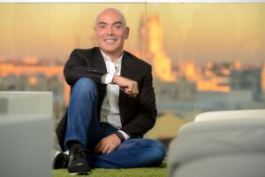 Kike Sarasola Instagram - Feliz de compartir con vosotros una noticia que me tiene emocionado. ¡Desde hoy pertenezco al programa influencers de @linkedin en España! 

Se trata de un programa al que se accede por invitación del equipo editorial y que está dirigido a líderes de cada sector que comparten contenidos relevantes en su perfil. 

¡Sin duda, un nuevo reto ilusionante! 💪

⬆️ Link en la bio

I’m delighted to share some exciting news with you. As of today, I’m part of the LinkedIn influencers program in Spain!

It’s a program that’s by invitation only from the editorial team and it’s aimed at leaders in each sector who share relevant content on their profiles.

It is without a doubt, an exciting new challenge! 💪

⬆️ Link in bio

#Liderazgo #Influencer #LinekdIn #Leadership