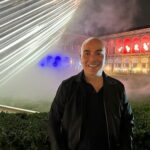 Kike Sarasola Instagram – ESPECTACULAR MILÁN durante el Salone del Mobile. 👏🏻 Sin lugar a dudas, la mejor feria que existe. Muebles, obras e instalaciones de los mejores arquitectos e interioristas del mundo. En cada edición se superan. La recomiendo.
SPECTACULAR MILAN during the Salone del Mobile. 👏🏻Undoubtedly, the best fair that exists. Furniture, works and facilities by the best architects and interior designers worldwide. Each edition is better than the last. I highly recommend it. Milan, Italy