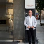 Kike Sarasola Instagram – ¡LOCOS! 😍 En @roommatehotels nos hemos vuelto LOCOS por Alicia. 🙌🏻

A través del arte de @done_street2home queremos ayudar a la Fundación @juegaterapiaorg a construir un espacio lleno de magia para los niños que tengan que ser ingresados en el Hospital Materno Infantil de Málaga. 

¿Nos ayudáis a ayudar? Solo quedan 24 horas. Tenéis más información en la cuenta de Room Mate Hotels.

MAD! 😍 At @roommatehotels we’ve gone MAD for Alicia. 🙌🏻

Through the art of @done_street2home we want to help the @juegaterapiaorg Foundation to build a space full of magic for children who have to be admitted to the Maternity Hospital of Malaga. 

Will you help us to help? There are only 24 hours left. You have more information in the Room Mate Hotels account. Room Mate Alicia