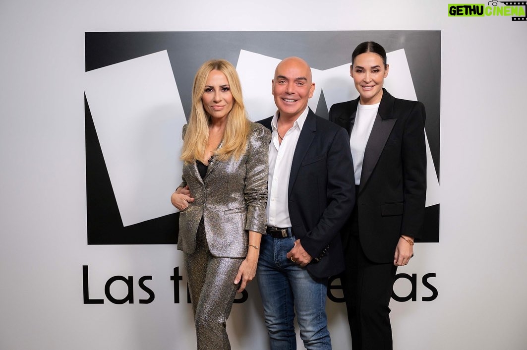 Kike Sarasola Instagram - ¡Qué SUERTE poder compartir un momento tan especial con mis dos amigas @martisimasanchez, @vickymartinberrocal y con mi adorada @mariacasado78! I was very lucky to be able to share such a special moment with my two friends Marta Sánchez, Vicky Martín Berrocal and my beloved María Casado!