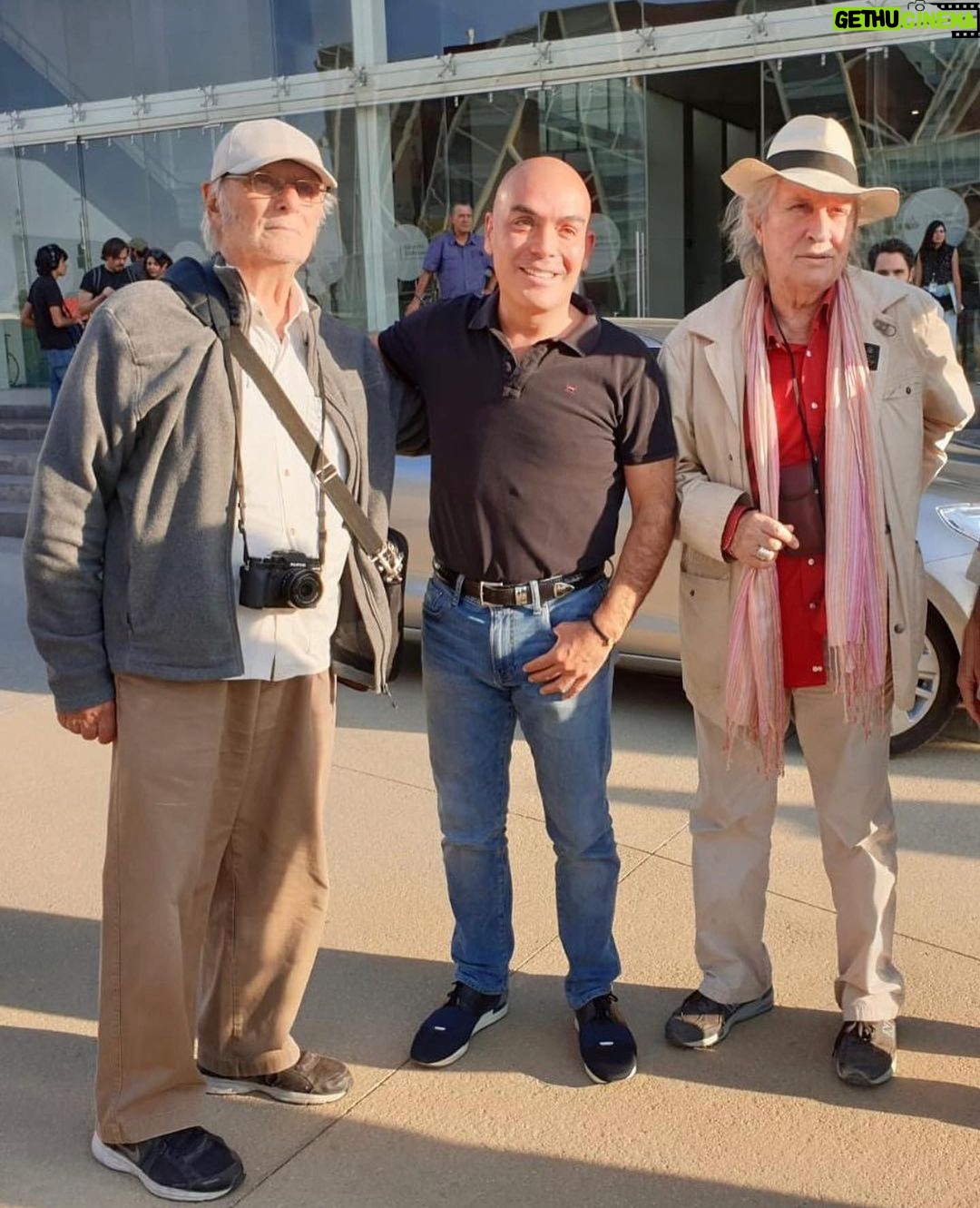 Kike Sarasola Instagram - TRISTEZA por la muerte de un grande, Carlos Saura. La productora PIPA Films, de la que formo parte, tuvo el honor de hacer la última película de ficción del maestro. Es fantástica y tuve el privilegio de realizar un pequeño cameo en ella. Un pésame enorme a su familia. VERY SAD for the death of a great man, Carlos Saura. The PIPA Films production company, of which I am a member, had the honor of making the last fiction film of the master. It's fantastic and I had the honor of a small role in it. A huge condolence to his family. #CarlosSaura #VittorioStoraro #AnnadelaReguera #IsaacHernández #ManoloCardona #eusebiopacha