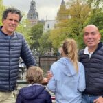 Kike Sarasola Instagram – Hoy por fin se levantan todas las restricciones en Holanda. Muchas ganas de volver. ¡Volvamos a viajar! // Holland is lifting restrictions today. Dying to go back. Let’s travel again! ✈️🌍🌷

#Holland #travels #family #Holanda #ILoveRoomMate Amsterdam, Netherlands