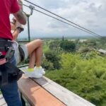 Kike Sarasola Instagram – Fin de un FANTÁSTICO verano con mi madre y mis hijos ☀️
1. Parque del Café: el mejor parque de atracciones de Colombia 🇨🇴
2. En Pereira montando en mini-motos con los niños 🏍️
3. En el Parque Panaca, el espectáculo de caballos IMPRESIONANTE y con mucho acento español 🐎
4. INCREÍBLE experiencia en la excursión de tirolinas del Parque Panaca 💥
5. Aitana nadando con todo tipo de peces, delfines e incluso tiburones en el acuario de las Islas del Rosario 🐠🐬
6. Enrique empujando a nuestra querida Roberta Jurado en Enai, Islas del Rosario 🙌🏼
7. Los tres explorando una playa virgen en las Islas del Rosario 🏝️
8. Los niños con su adorada tía Isabel Mejía 🫶🏼
9. Despedida de agosto con Elena Marrero y Verónica Suárez con nuestros hijos en Ibiza 👋🏼
10. El mejor cierre para un verano memorable ❤️
A FANTASTIC summer with my mother and my children comes to an end ☀️
1. Parque del Café, the best amusement park in Colombia 🇨🇴
2. In Pereira, riding mini motorcycles with the kids 🏍️
3. At Panaca Park, the horse show was ABSOLUTELY SPECTACULAR with a strong Spanish accent 🐎
4. INCREDIBLE experience on the zip line tour at Panaca Park 💥
5. Aitana swimming with all kinds of fish, dolphins, and even sharks at the Islands of Rosario aquarium 🐠🐬
6. Enrique pushing our dear Roberta Jurado in Enai, Islands of Rosario 🙌🏼
7. The three of us exploring a pristine beach in the Islands of Rosario 🏝️
8. The kids with their beloved Aunt Isabel Mejía 🫶🏼
9. Saying goodbye to August with Elena Marrero and Verónica Suárez and our kids in Ibiza 👋🏼
10. The perfect ending to a memorable summer ❤️
