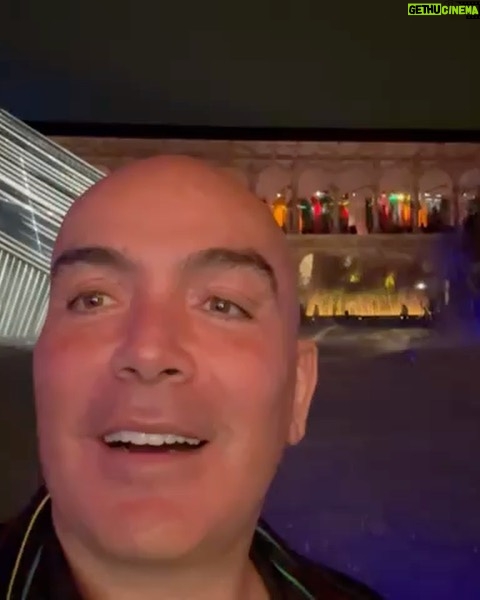 Kike Sarasola Instagram - ESPECTACULAR MILÁN durante el Salone del Mobile. 👏🏻 Sin lugar a dudas, la mejor feria que existe. Muebles, obras e instalaciones de los mejores arquitectos e interioristas del mundo. En cada edición se superan. La recomiendo. SPECTACULAR MILAN during the Salone del Mobile. 👏🏻Undoubtedly, the best fair that exists. Furniture, works and facilities by the best architects and interior designers worldwide. Each edition is better than the last. I highly recommend it. Milan, Italy