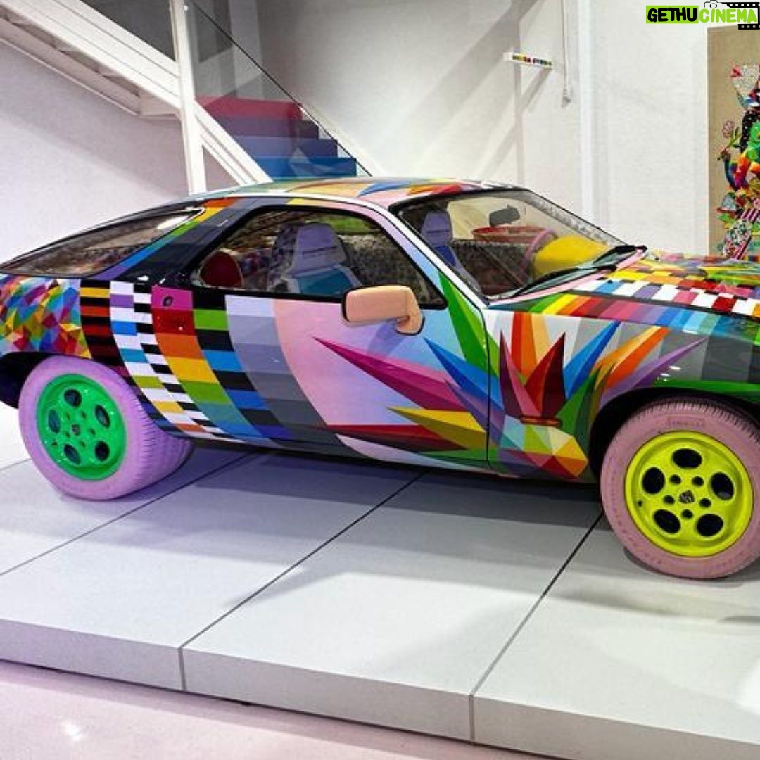Kike Sarasola Instagram - ¡ESPECTACULAR 🙌🏻 OKUDA! Ayer pude disfrutar de la colaboración con @okudart y @porsche_iberica en @factory_ofdreams. Estuve con mi adorado @peponnieto. ¡Planazo de fin de semana que no os podéis perder! AMAZING 🙌🏻 OKUDA! Yesterday I had the chance to enjoy the collaboration with @okudart and @porsche_iberica at @factory_ofdreams. I was there with my beloved @peponnieto. A weekend plan you can't miss! #art #arte #España #Spain #weekend Madrid, Spain