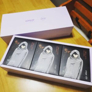 Kim Carnby Instagram - BICOFX알디프 스위트홈 콜라보 티셑트 
#알디프#bicof#스위트홈