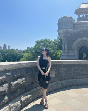 Kim Da-hyun Instagram - #ad #michaelkors #MKAstor @michaelkors 🖤
