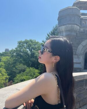 Kim Da-hyun Instagram - #ad #michaelkors #MKAstor @michaelkors 🖤