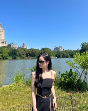 Kim Da-hyun Instagram - #ad #michaelkors #MKAstor @michaelkors 🖤