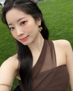 Kim Da-hyun Instagram - 맑음☀️