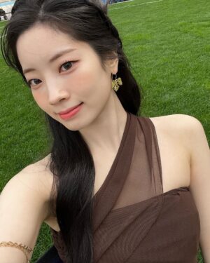 Kim Da-hyun Instagram - 맑음☀️
