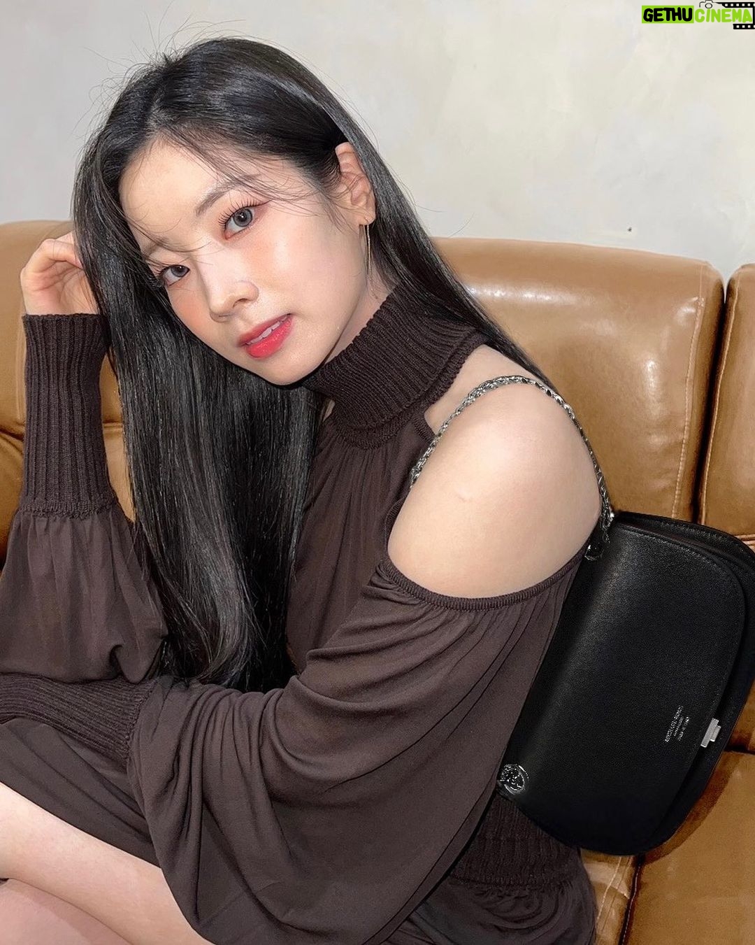 Kim Da-hyun Instagram - I wish we could be together for the Michael Kors Collection runway show this season. I am sending my love all the way from tour! The Spring/Summer 2024 collection airs live this Monday. #MichaelKorsCollection #MichaelKors #NYFW