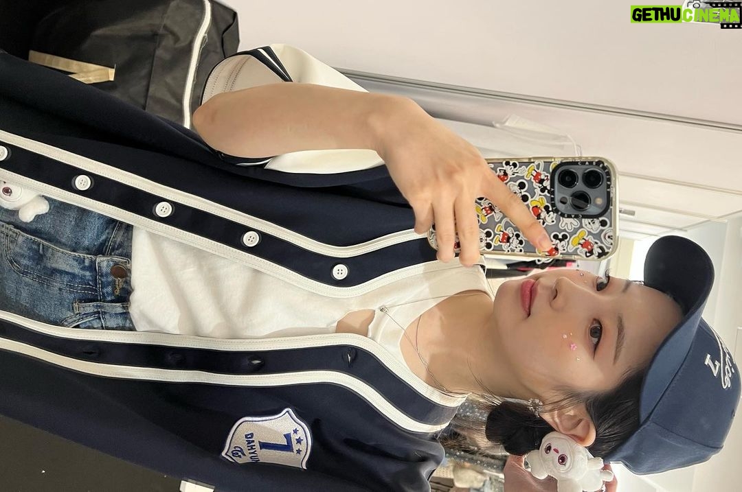 Kim Da-hyun Instagram - 雨にもかかわらず、一緒に楽しんで下さってありがとうございました. ONCEと幸せな時間を過ごせました🤍 ヤンマーフィールド長居 (YANMAR FIELD NAGAI)