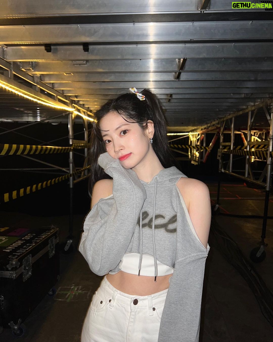 Kim Da-hyun Instagram - I believe the first concert in Australia was truly pleasurable moments for us. We made fascinating memories together, can not be happier than this because being with ONCE like we have been so far. We will never forget the time we spent together, so will be back again soon ! Thank you so much for everything💕