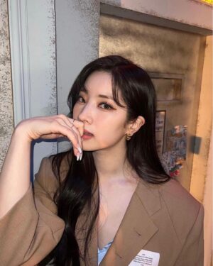 Kim Da-hyun Instagram - READY TO BE❤️‍🔥