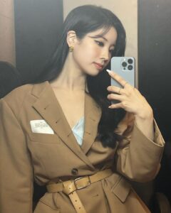 Kim Da-hyun Instagram - READY TO BE❤️‍🔥
