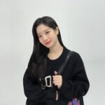 Kim Da-hyun Instagram - Join #WatchHungerStop Campaign with #Michaelkors All profits from the sale of the LOVE tote bag and FOOD IS LOVE pouch go to @worldfoodprogramme to help children in need. Also, if you post on 'Share Your Heart' Instagram filter like me, they will donate of the value of 50 meals to WFP. Filters are available on the Filter tab of the @michaelkors Instagram profile. Please participate and show a lot of interest🤍