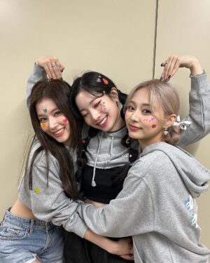 Kim Da-hyun Instagram - 二日間ONCEと一緒に過ごした思い出、本当に大切にします:)
初のファンミーティングありがとうございます💗