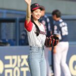 Kim Da-hyun Instagram - LG트윈스 시구 초대해 주셔서 감사합니다🤗