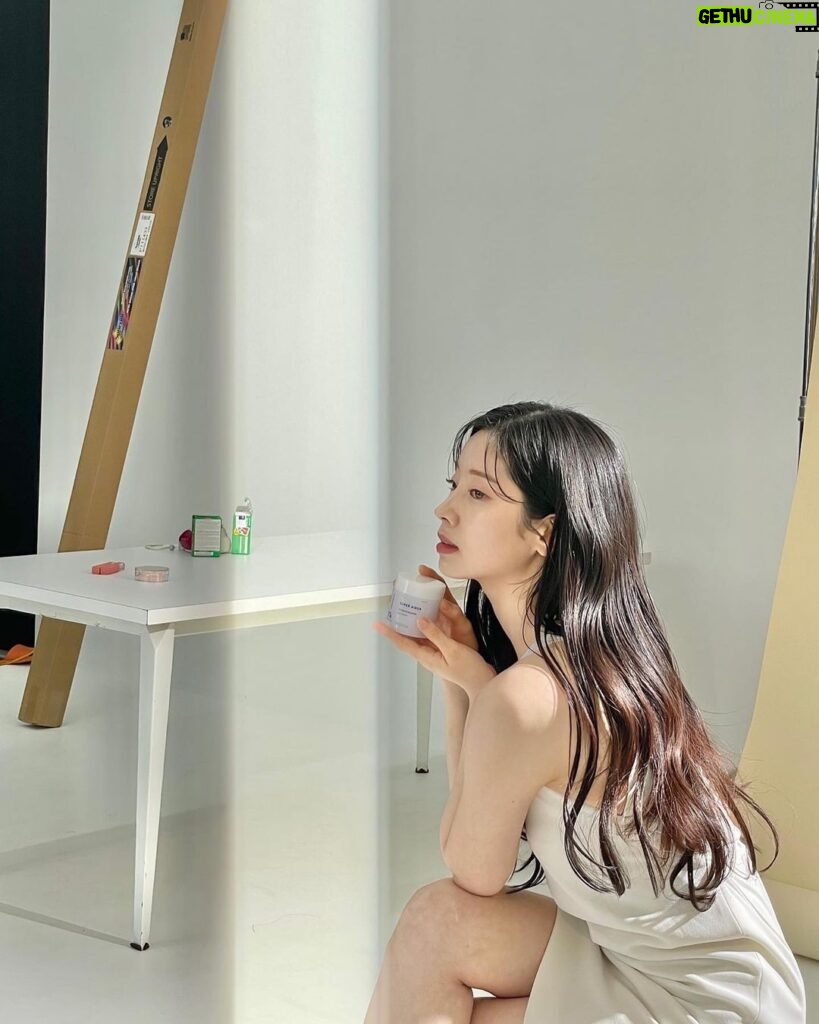 Kim Da-hyun Instagram - 어퓨🤍🤍🤍 @apieu_cosmetics @apieu_japan