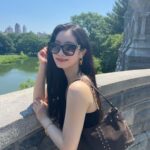 Kim Da-hyun Instagram - #ad #michaelkors #MKAstor @michaelkors 🖤 Newyork