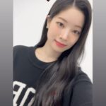 Kim Da-hyun Instagram - Join #WatchHungerStop Campaign with #Michaelkors All profits from the sale of the LOVE tote bag and FOOD IS LOVE pouch go to @worldfoodprogramme to help children in need. Also, if you post on 'Share Your Heart' Instagram filter like me, they will donate of the value of 50 meals to WFP. Filters are available on the Filter tab of the @michaelkors Instagram profile. Please participate and show a lot of interest🤍