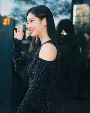 Kim Da-hyun Instagram - The fashion show was so amazing and thankful to me.
Much appreciated to everyone for inviting me❤️
#MichaelKorsCollection #마이클코어스 @michaelkors