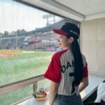 Kim Da-hyun Instagram - LG트윈스 시구 초대해 주셔서 감사합니다🤗
