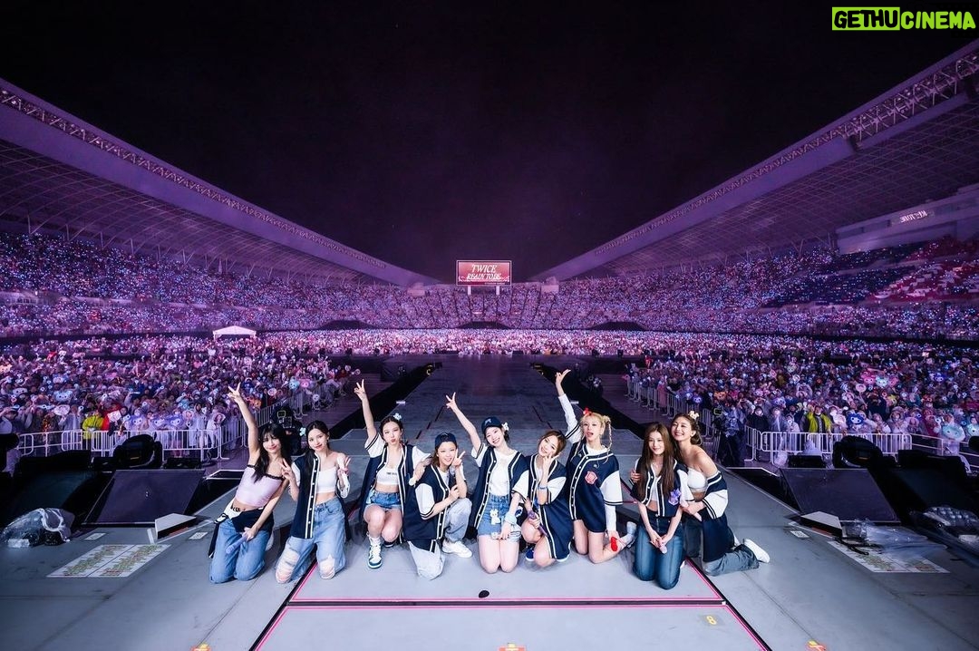 Kim Da-hyun Instagram - 雨にもかかわらず、一緒に楽しんで下さってありがとうございました. ONCEと幸せな時間を過ごせました🤍 ヤンマーフィールド長居 (YANMAR FIELD NAGAI)