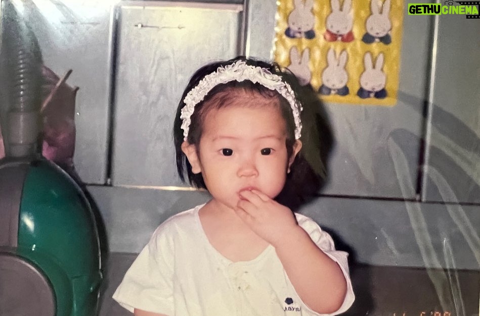 Kim Da-hyun Instagram - When we were kids🐣