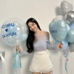 Kim Da-hyun Instagram - 어퓨💙🤍 @apieu_cosmetics @apieu_japan