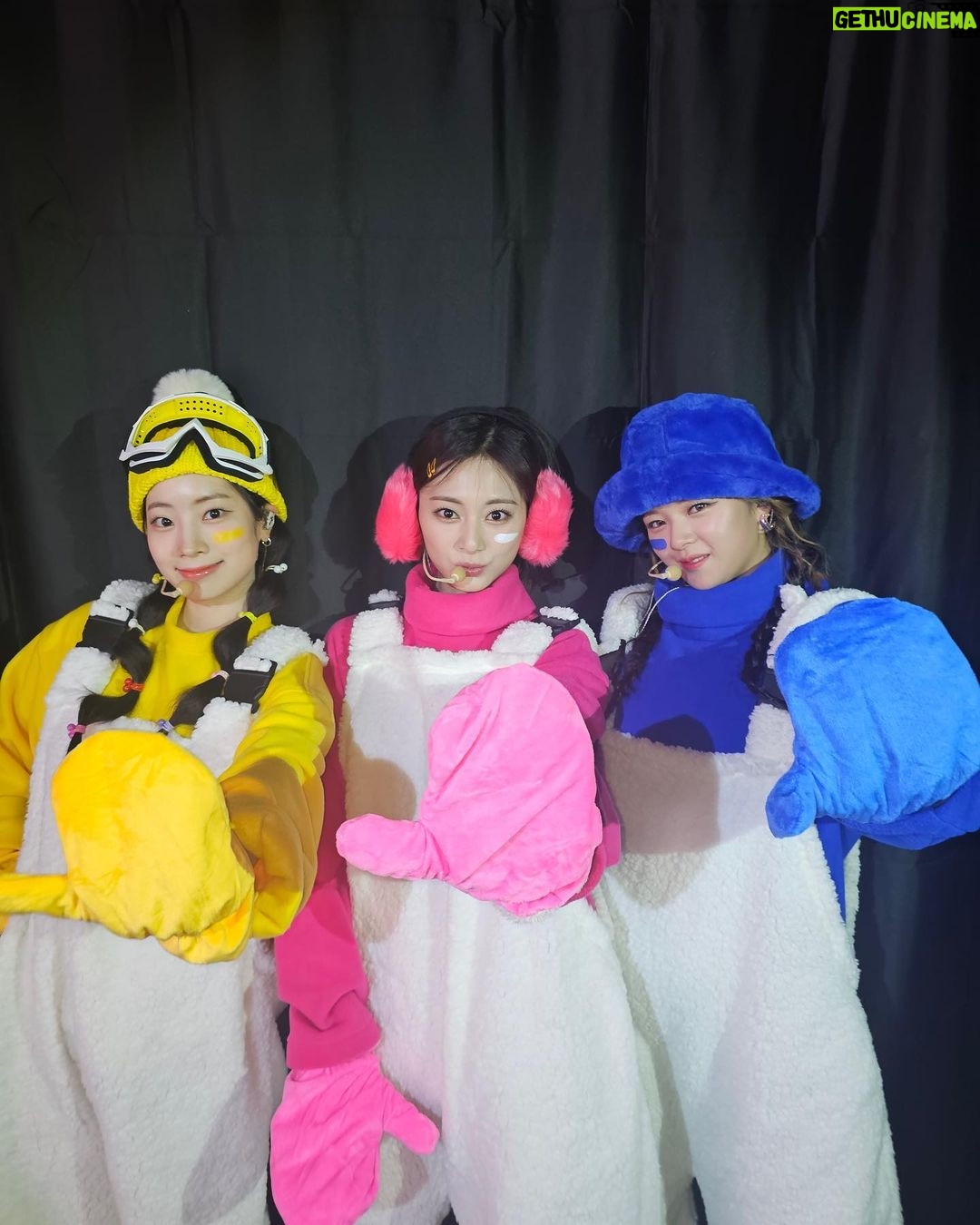 Kim Da-hyun Instagram - λ TμΌ? νν°~π©·ππ μμ€ κΈ°νΉν΄π