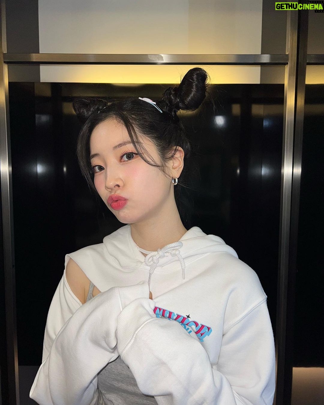 Kim Da-hyun Instagram - We had a great time with ONCE. Thank you🤍 Singapore