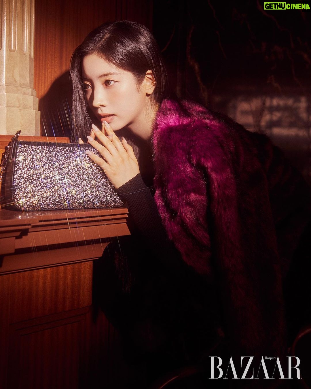 Kim Da-hyun Instagram - @michaelkors @harpersbazaarkorea 🖤