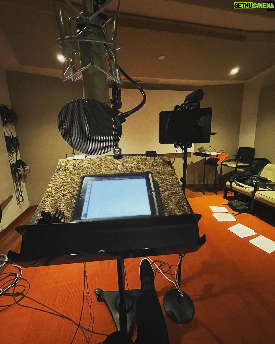 Kim Director Instagram - Love today’s office