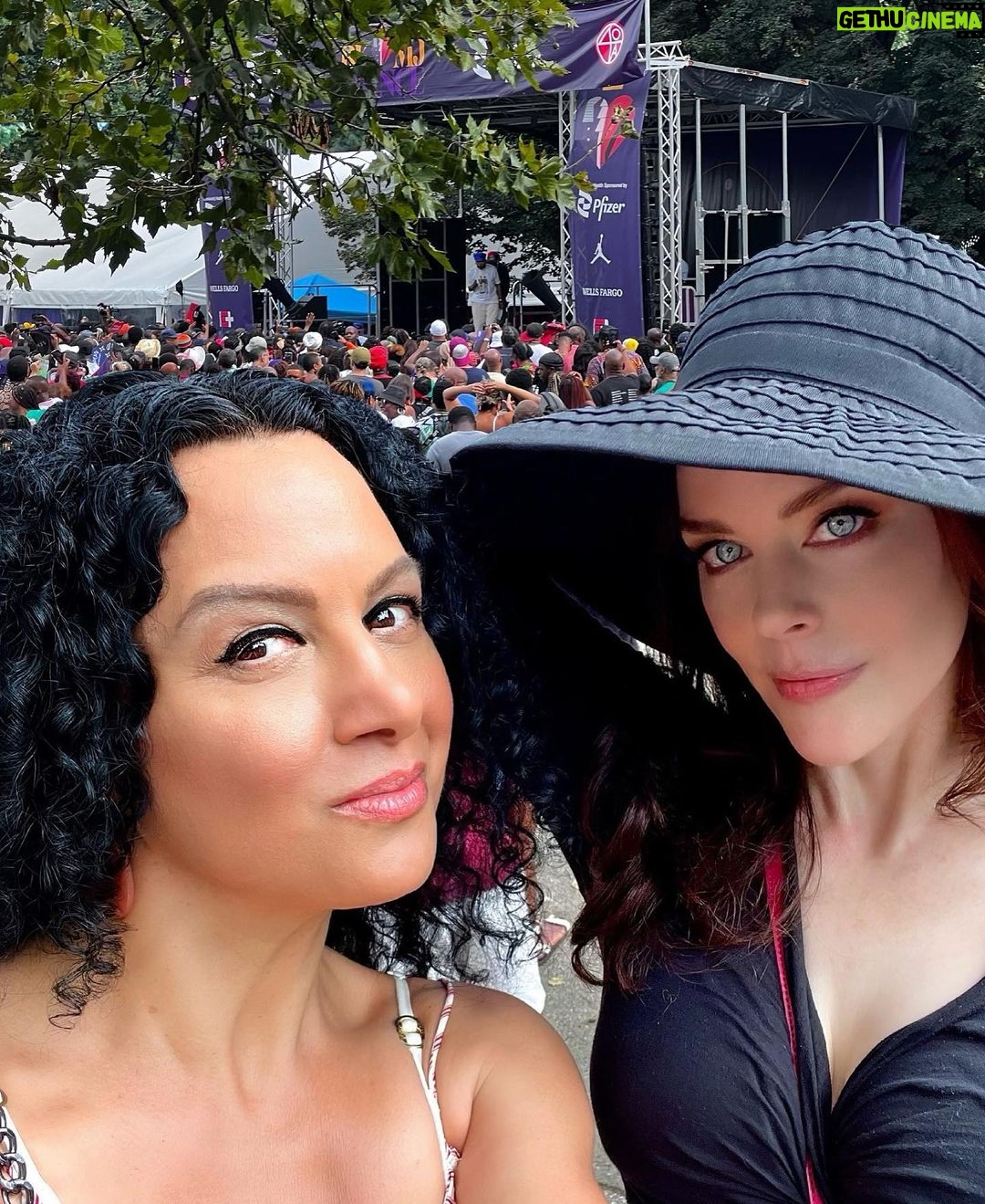 Kim Director - 1.2K Likes - Summer of Sam reunion, courtesy of Spike Leeâs incredible party on Brooklyn.
Am I dressed for fall? Well, you all know Iâm a vampire ;)
So good to see you @luciagrillo_calabrisellafilms (check out her show @luciaveganlifestyle !)
Thank you for the picture, @focus_and_imagine_wellness (check out her INCREDIBLE meditation app!)
And finally, than my you Spike Lee for throwing the best parties ever!!!
#spikelee #spikeleejoint #summerofsam #brooklyn #fortgreene #fortgreenepark #prince #mj #brooklynstrong #nyc @djspinna