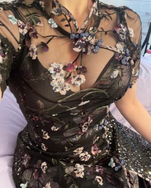 Kim Director Instagram - I had the best time at @planemovie last night!!

Thank you to the incredible @stylewithden for styling this beautiful dress from @inearnestofficial ❤️

Congratulations to @tara_westwood @notdaniellapineda @coltermikecolter @gerardbutler @lionsgate @cinemasociety and this incredible cast!

#redcarpet #premiere #film #nyc #inearnest #firstpostof2023