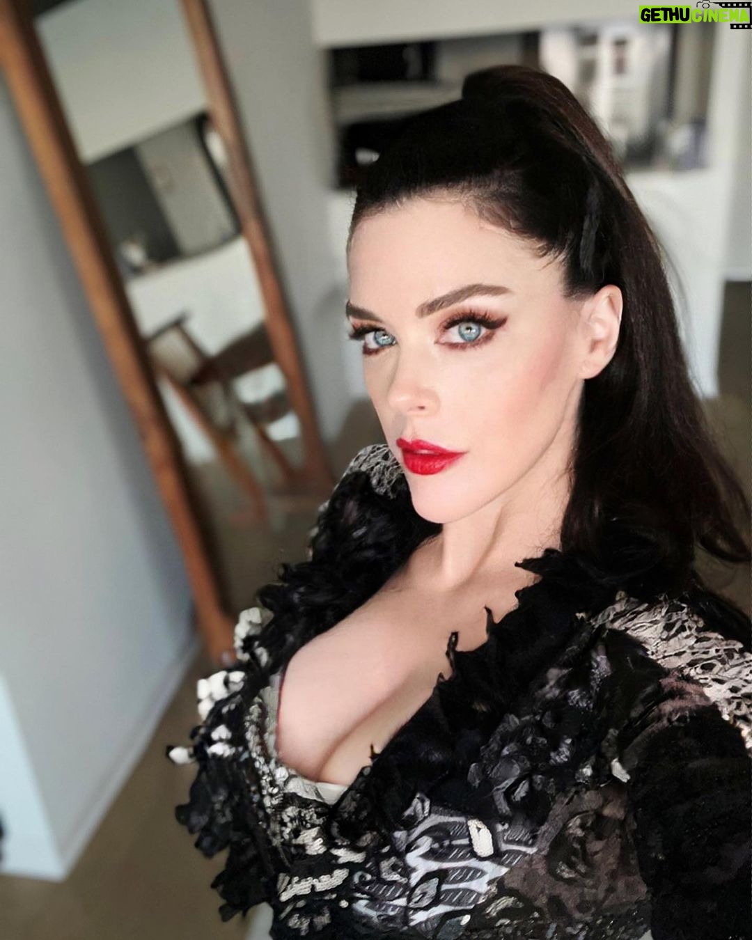 Kim Director - 4.9K Likes - Christina P has made the best red lipstick ever! And @inearnestofficial has knocked it out of the park again, with this dress â¤ď¸
đ @inearnestofficial
đ @thechristinap
#lipstick #redlips #fashion #inearnest #beauty #nyc
#blueeyes #tribeca