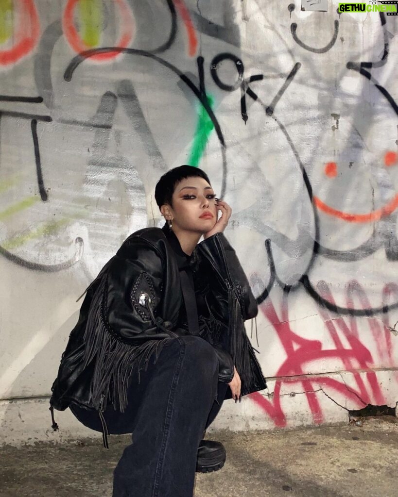 Kim Eun-young Instagram - 오늘 목요일이니까 4일 남았당!! 아직 좋아요 안 누른 사람은 이 전 게시물로 gogo!! 💥좋아요 하나에 생리대가 하나씩 기부됩니다💥