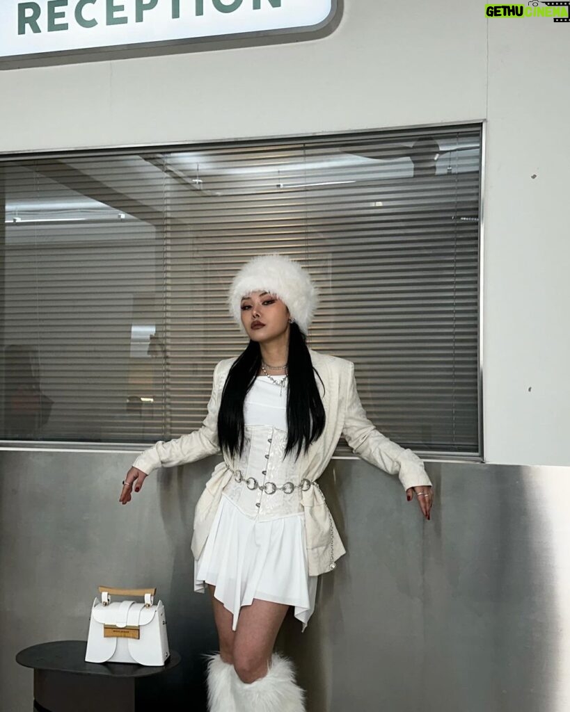 Kim Eun-young Instagram - @giamiaa_official #ad