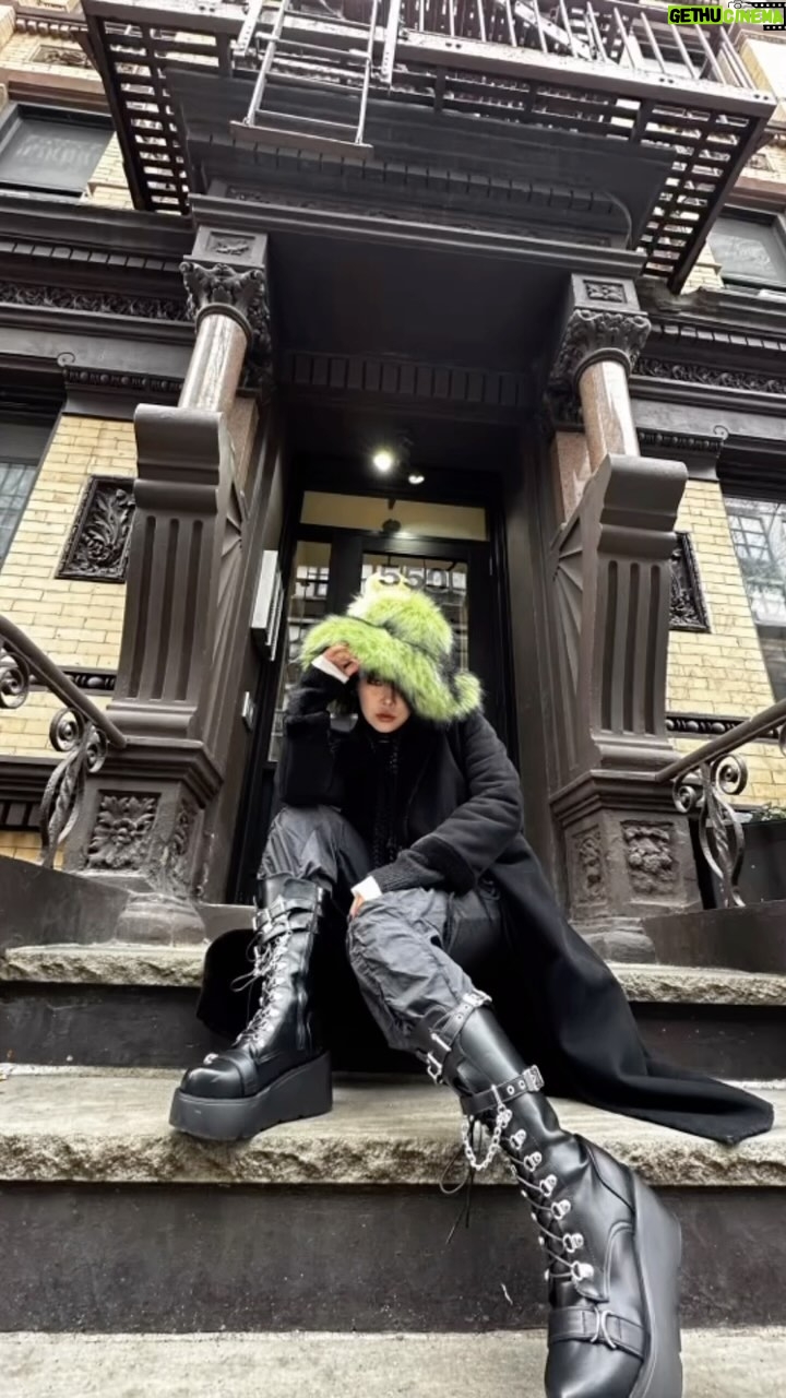 Kim Eun-young Instagram - Make it 0.5x 📷 Lincoln Park (Jersey City)