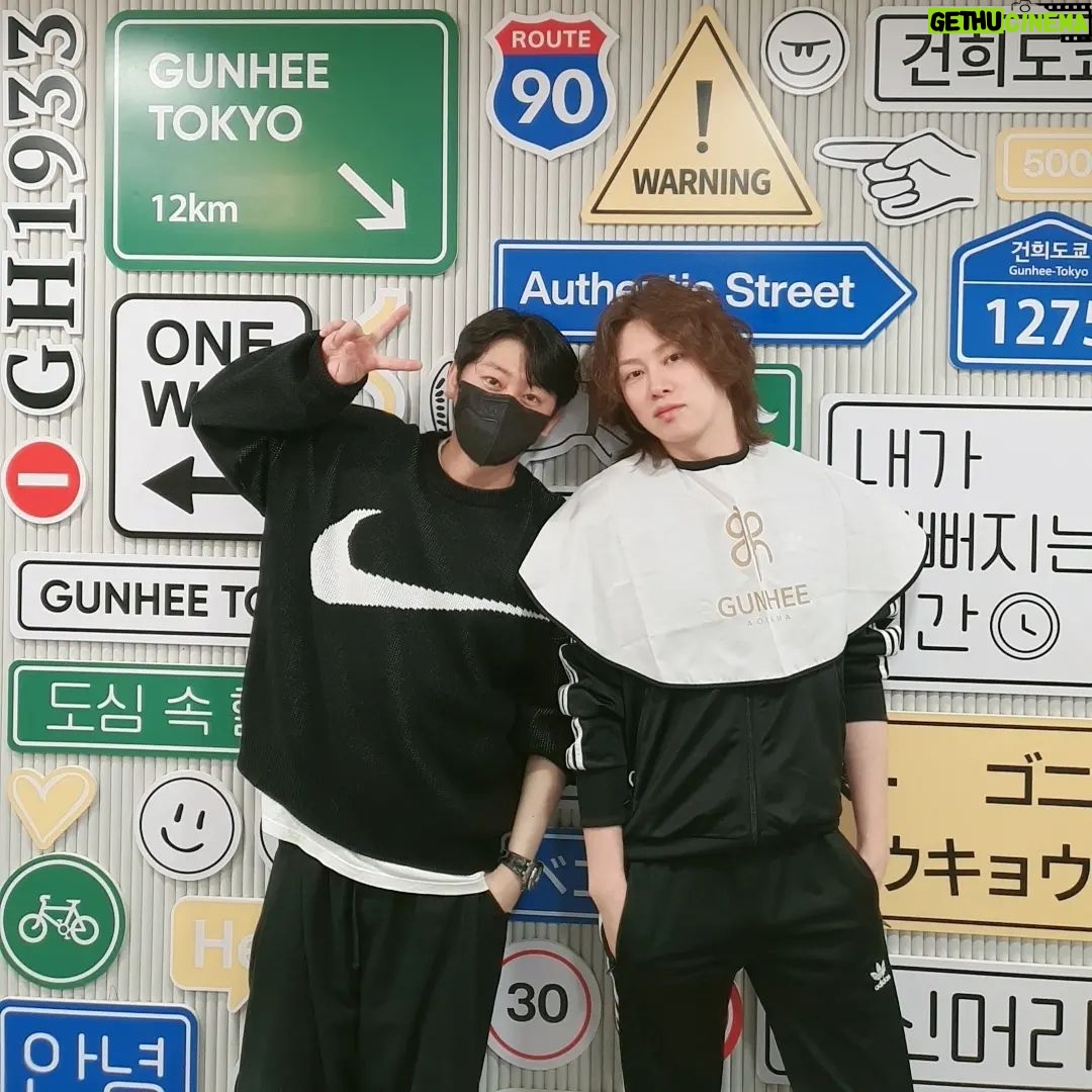 Kim Hee-chul Instagram - 豊かに暮らせ~💇♂️💇♀️ gunhee_tokyo