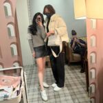 Kim Hee-chul Instagram - 내 친구 맥신쿠 & 구숙정 누님의 딸 Ayla 구숙정누나는 진짜 내가 본 3D여자분들 중에서 가장 귀엽고 예쁘고 아름다우시다☺️🤗😍🤩 내 또래의 사람들은 모두 공감할듯😌😌 . . @maxinekoo @yuetyuetxx 아베크청담