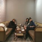 Kim Hee-chul Instagram - 내 친구 맥신쿠 & 구숙정 누님의 딸 Ayla 구숙정누나는 진짜 내가 본 3D여자분들 중에서 가장 귀엽고 예쁘고 아름다우시다☺️🤗😍🤩 내 또래의 사람들은 모두 공감할듯😌😌 . . @maxinekoo @yuetyuetxx 아베크청담