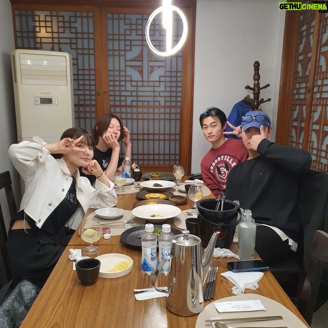 Kim Hee-chul - 509.2K Likes - 🏫
.
.
#지금우리학교는